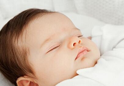 寶寶肺炎早期癥狀有哪些 寶寶咳嗽需當心