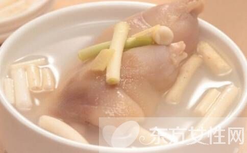 下奶豬蹄湯的做法 這些做法每天可以換著吃哦