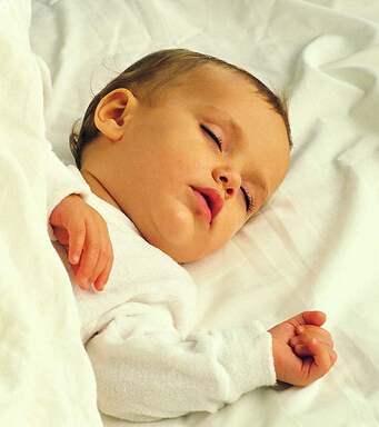 育兒百科 幼兒耳朵灼熱痛當(dāng)心外耳道炎