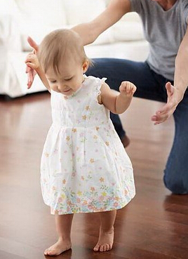 育兒百科 寶寶遲遲不會(huì)走路的原因