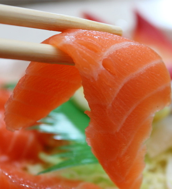 孕婦吃三文魚(yú)好處多 減輕水腫防抑郁