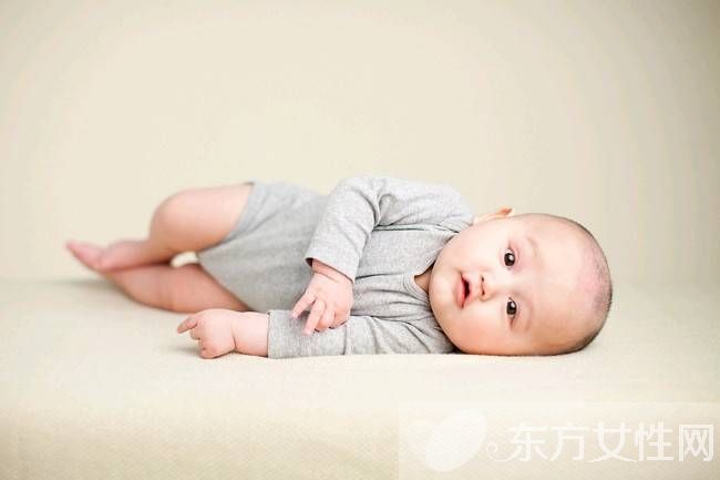 冬天如何護理新生兒 清潔護理用品使用越少越好