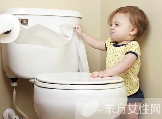 怎樣教寶寶自己尿尿 新手爸媽趕快來學(xué)