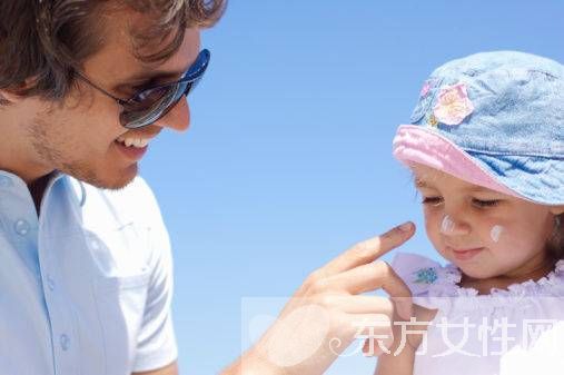 三個(gè)方法讓寶媽做好秋冬季寶寶皮膚護(hù)理