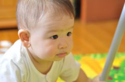 十個(gè)月寶寶的發(fā)育特點(diǎn)