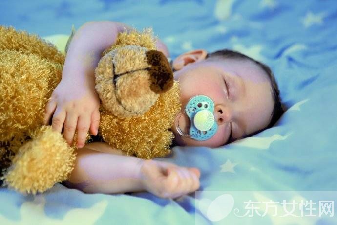 嬰兒用安撫奶嘴好嗎 揭密安撫奶嘴的優(yōu)缺點(diǎn)