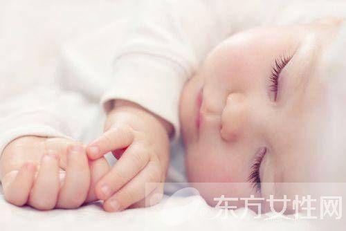 初生嬰兒臍帶護(hù)理方法 出現(xiàn)這些情況應(yīng)及時(shí)就醫(yī)