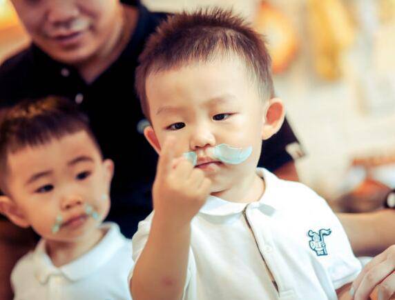 1-3歲寶寶早教訓(xùn)練 讓你的寶寶贏在起跑線上