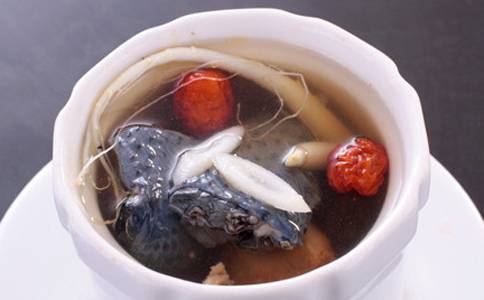 月經(jīng)不調(diào)莫慌 有烏雞湯幫你調(diào)經(jīng)