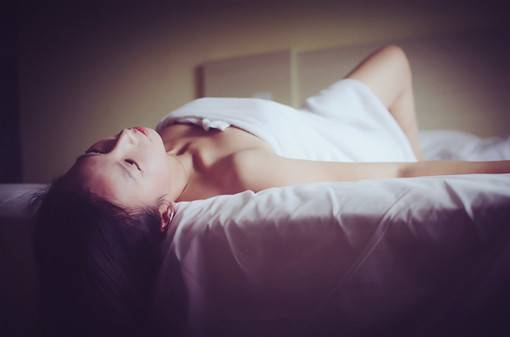 卵巢腫瘤的病因是什么 揭卵巢腫瘤的早期癥狀