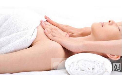 乳腺癌早期癥狀表現(xiàn) 日常如何自查乳腺癌
