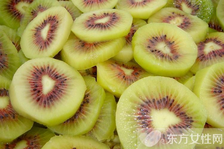 乳腺癌的早期癥狀表現(xiàn) 乳腺癌的克星食物有哪些