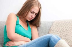 月經(jīng)有血塊是怎么回事 經(jīng)期有血塊居然會造成不孕