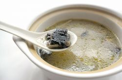 月經(jīng)不調(diào)莫慌 有烏雞湯幫你調(diào)經(jīng)