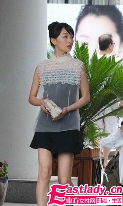 Miu Miu 2011系列手袋單搭肩挎背造型低調隨意