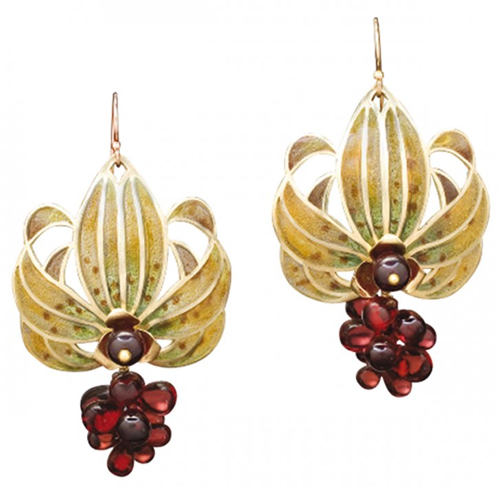 新一年也要紅紅火火 讓石榴石成為你的專屬時(shí)尚