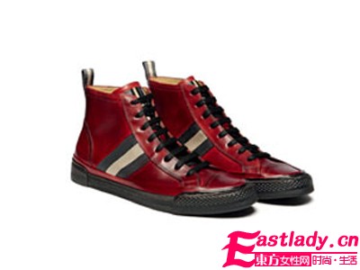 達人秋冬必備高筒鞋        街拍搶眼新單品