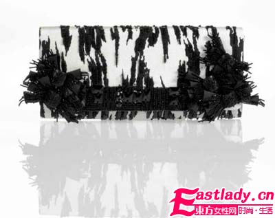 盤點(diǎn)七款最適合晚宴的手袋 讓你成為聚會焦點(diǎn)