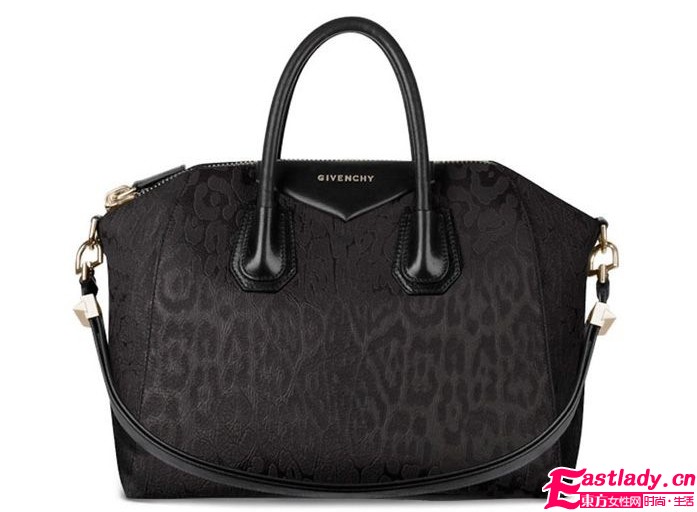 Givenchy推2011新春手袋 新材質(zhì)帶來(lái)新感覺(jué)