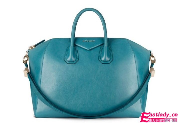 Givenchy推2011新春手袋 新材質(zhì)帶來(lái)新感覺(jué)