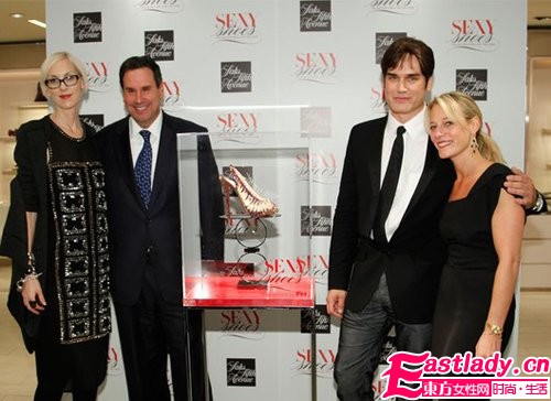 年度最性感高跟鞋出爐 裸色半透明水晶設(shè)計盡顯女人味