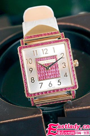 黑色迷情 LV推出圣誕情侶腕表