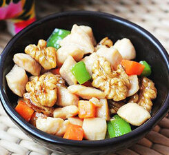 吃什么補(bǔ)腦 好吃又補(bǔ)腦的桃仁雞丁