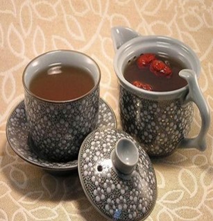 益母草的外敷內(nèi)服法 益母草泡紅棗吃法