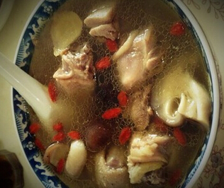 黨參的食用方法 黨參黃芪燉母雞滋補(bǔ)氣血