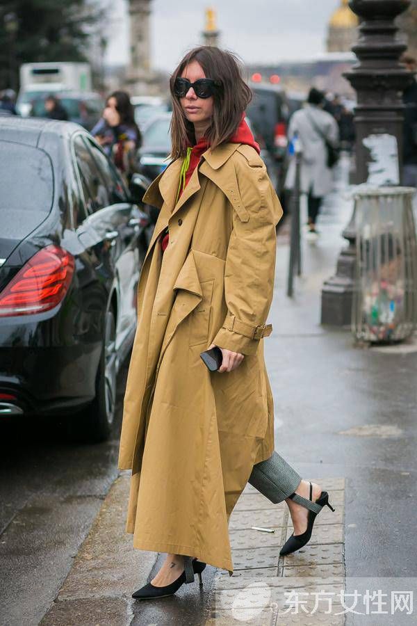 卡其色風(fēng)衣3月來“叫春” 劉亦菲敞開穿氣場足