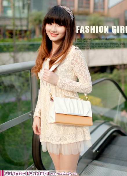 時尚女士包包可拎可背兩用設(shè)計 讓你的出行更加方便