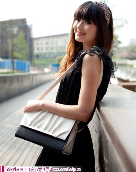 時尚女士包包可拎可背兩用設計 讓你的出行更加方便