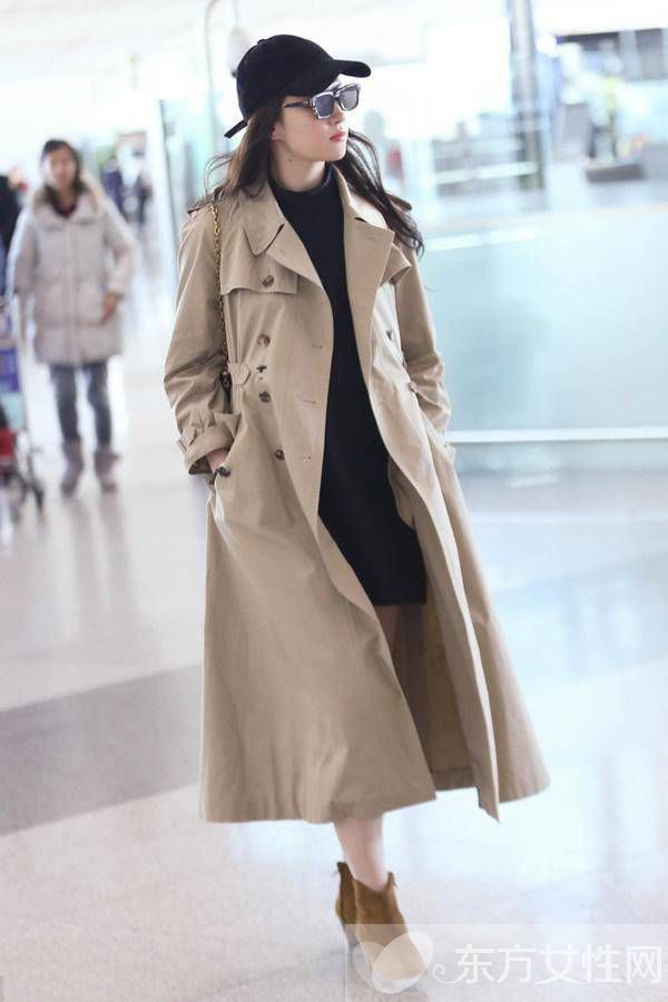 卡其色風(fēng)衣3月來“叫春” 劉亦菲敞開穿氣場足