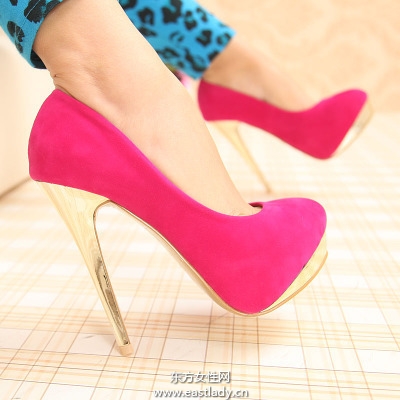 最新款女性單鞋體驗(yàn)低調(diào)的時(shí)尚