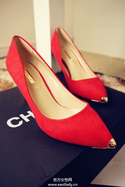 最新款女性單鞋體驗(yàn)低調(diào)的時尚