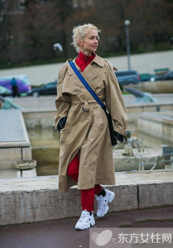 卡其色風(fēng)衣3月來“叫春” 劉亦菲敞開穿氣場足