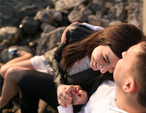 天秤座男生喜歡一個人的表現(xiàn) 喜歡的女生類型