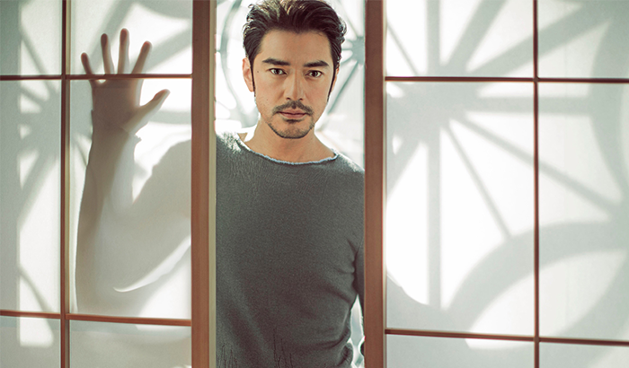 金城武登《時尚芭莎》雜志封面 盡顯極致紳士魅力