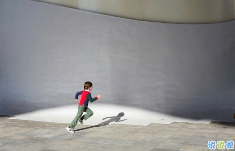 2018愛(ài)情治愈系文字說(shuō)說(shuō)配圖 經(jīng)典又治愈的說(shuō)說(shuō)圖片大全最新版1