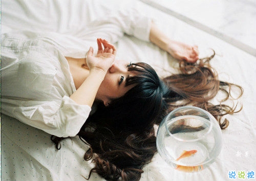 心碎到不敢流淚的傷感說說帶圖片 特別難過想哭的傷感說說201810