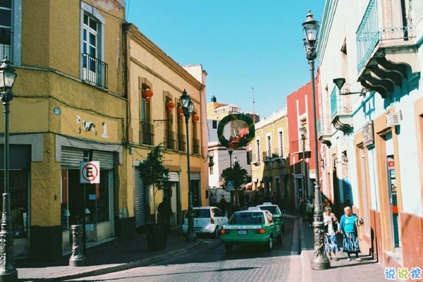 文字控喜歡的簡(jiǎn)單唯美的一句話說(shuō)說(shuō)帶圖片 煙塵滾滾一路行來(lái)我應(yīng)是迷了路了13