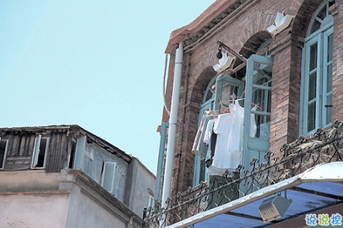 簡(jiǎn)單而又唯美有哲理的英文說(shuō)說(shuō)帶圖片 你醒在別人的夢(mèng)里12