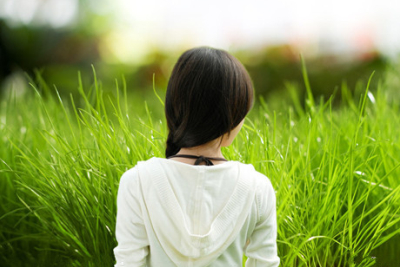 女生傷感說(shuō)說(shuō)加圖片：你離開(kāi)以后，我活成了你的樣子