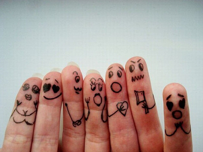 配圖片的朋友說(shuō)說(shuō)：什么是好朋友？有人說(shuō)，那是地球上翻版的自己2