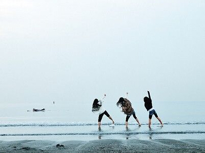 配圖片的朋友說(shuō)說(shuō)：什么是好朋友？有人說(shuō)，那是地球上翻版的自己14