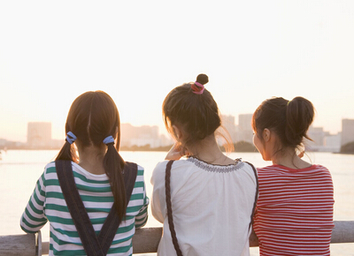 配圖片的朋友說(shuō)說(shuō)：什么是好朋友？有人說(shuō)，那是地球上翻版的自己7