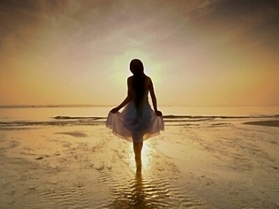 扣扣說說帶圖片：有些路很遠(yuǎn)，走下去會很累，可是，不走會后悔