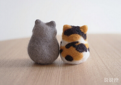 逗比說(shuō)說(shuō)帶圖片：太久沒(méi)牽手了，連拿個(gè)泡椒鳳爪都覺(jué)得溫柔