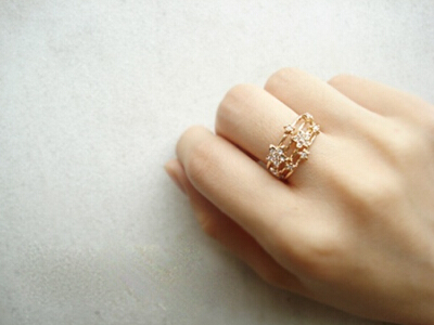 關于愛情的說說帶圖片：喜歡是選擇，而愛是非你不可