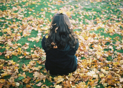 情感語錄帶圖片：提起你還是心酸，但不會(huì)像當(dāng)初那么喜歡